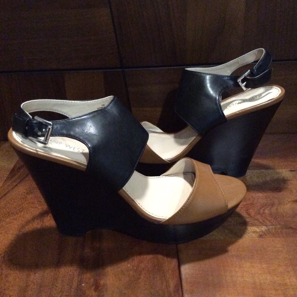 Two-toned Nine West Makenna Wedges